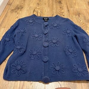 Gorgeous woman’s vintage sweater size M